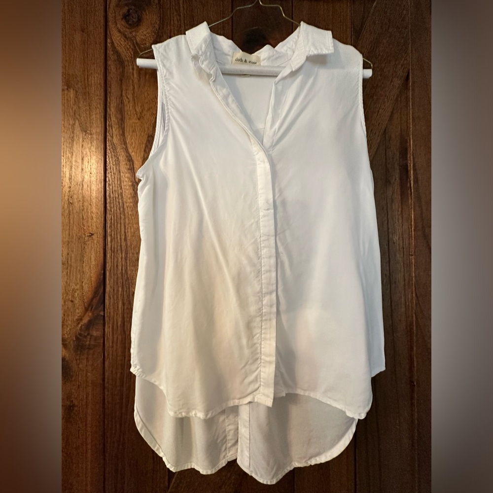 Sleeveless white cloth and stone blouse size M